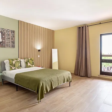 Joivy Charming Apt With Shared Pool In * Албуфейра
