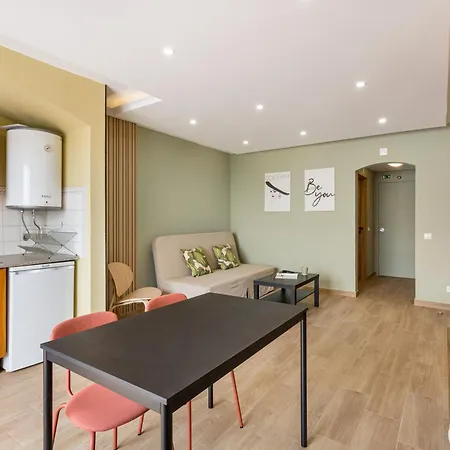 Apartamento Joivy Charming Apt With Shared Pool In